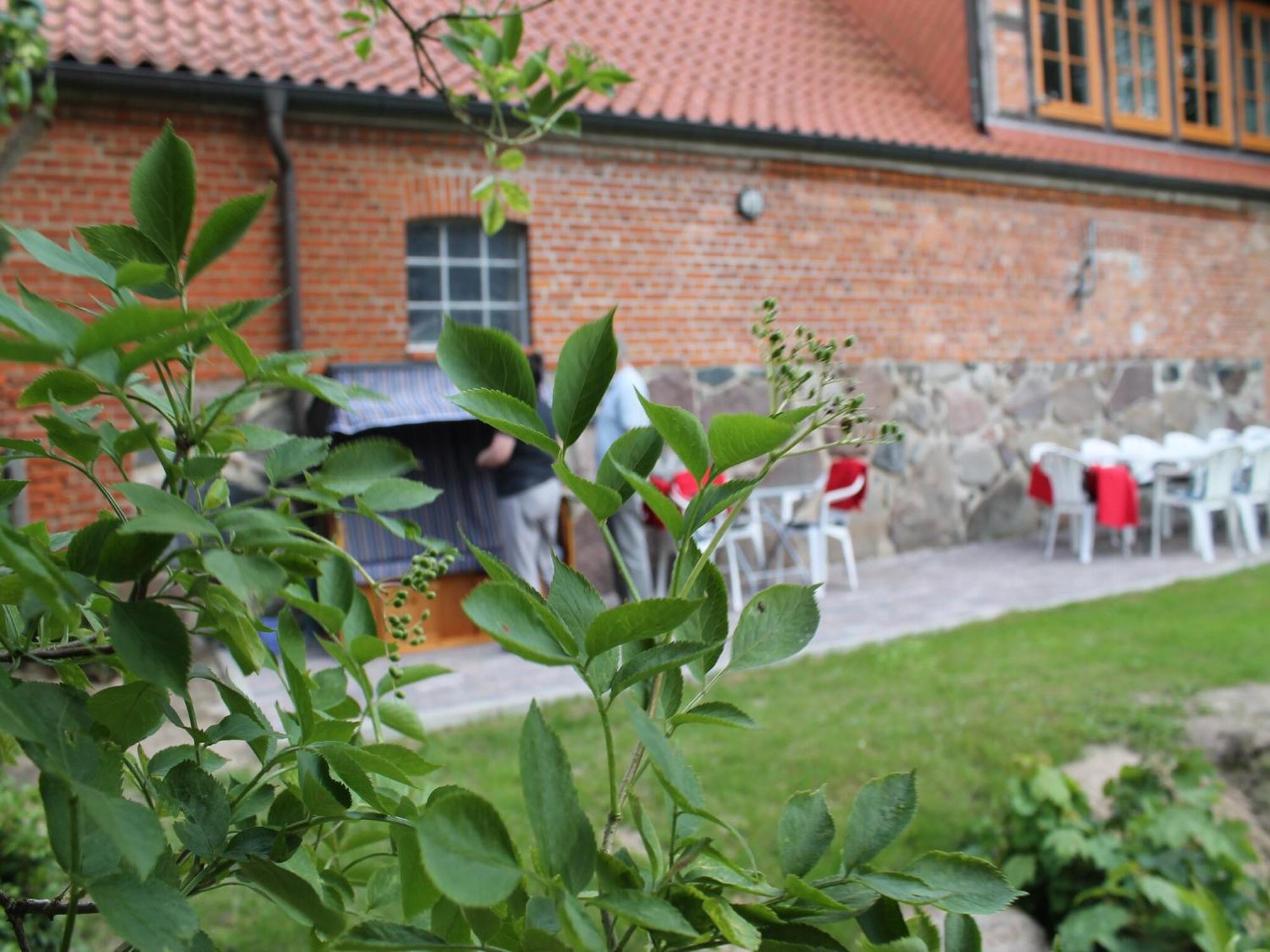Mansion In Gressow With Terrace Garden Bbq Pond Bicycles Villa Bagian luar foto