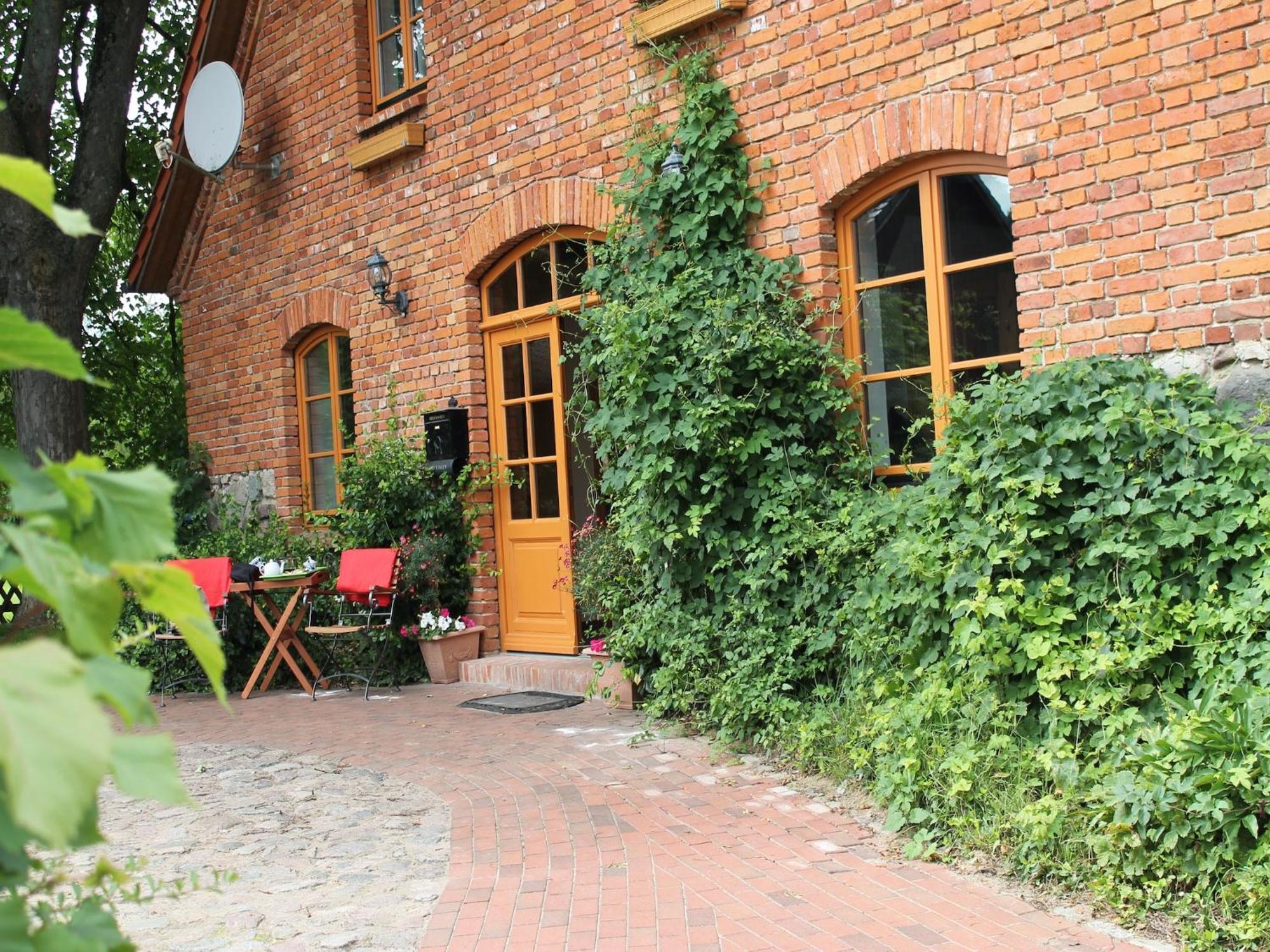 Mansion In Gressow With Terrace Garden Bbq Pond Bicycles Villa Bagian luar foto