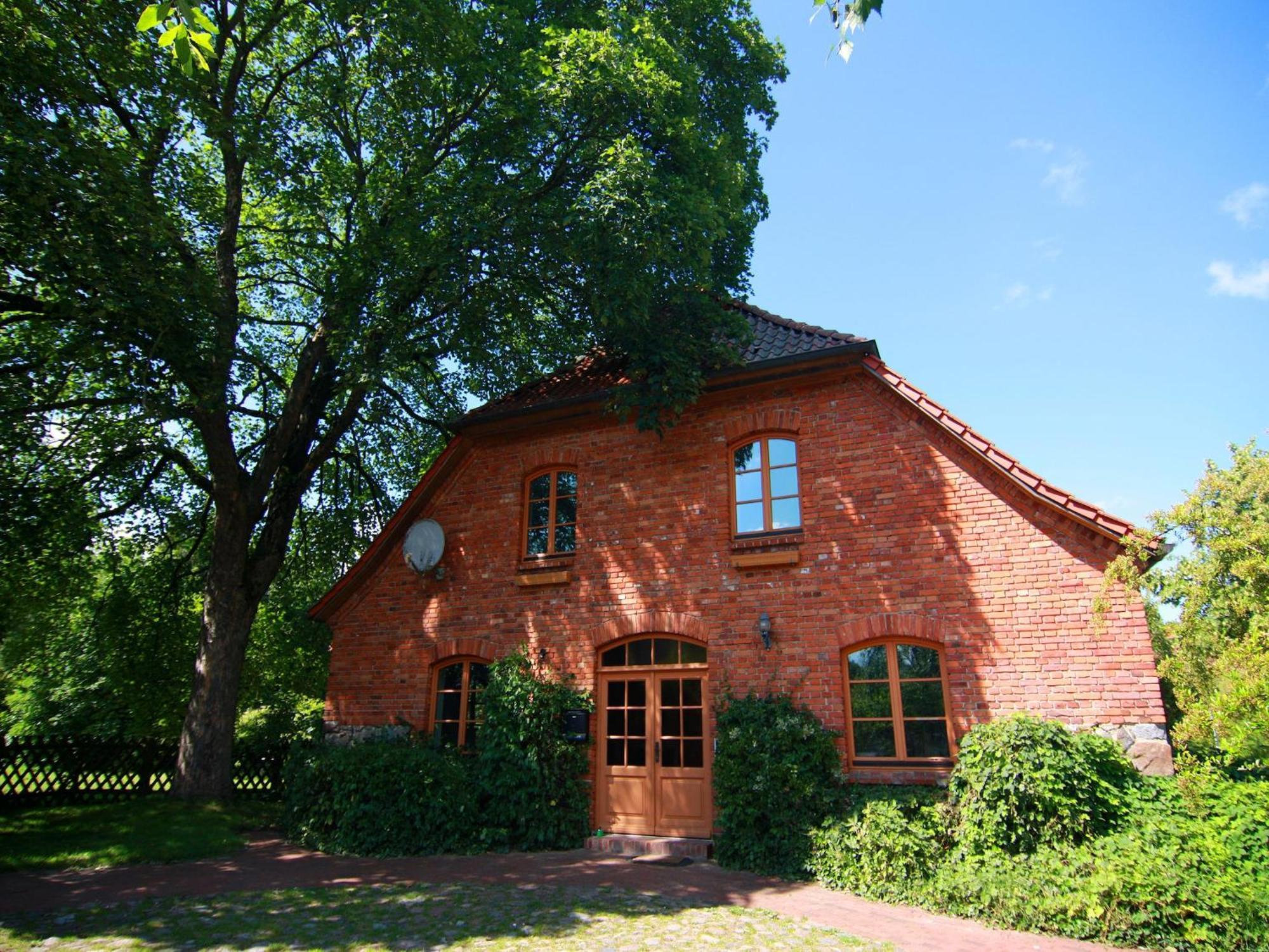 Mansion In Gressow With Terrace Garden Bbq Pond Bicycles Villa Bagian luar foto
