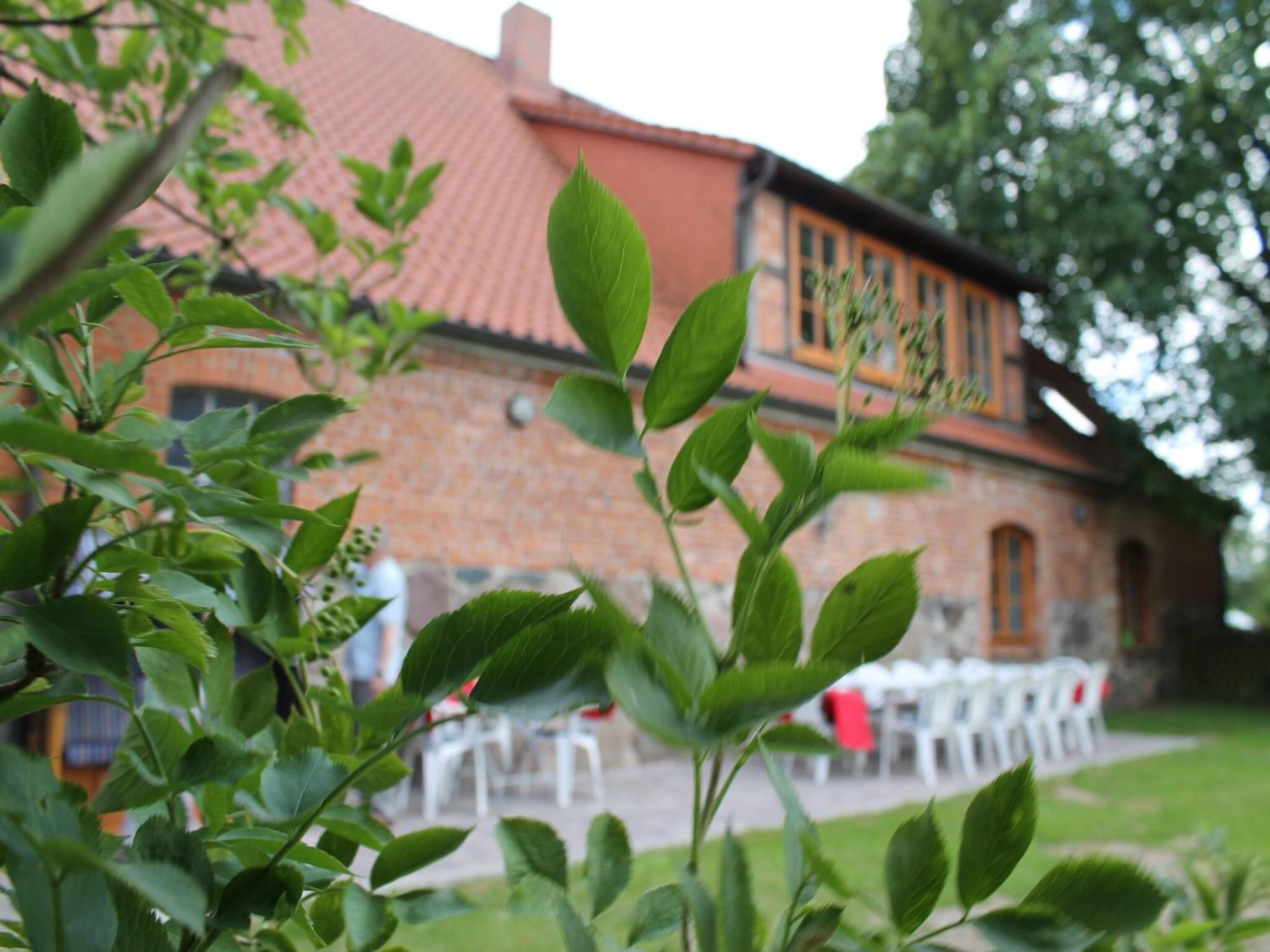 Mansion In Gressow With Terrace Garden Bbq Pond Bicycles Villa Bagian luar foto