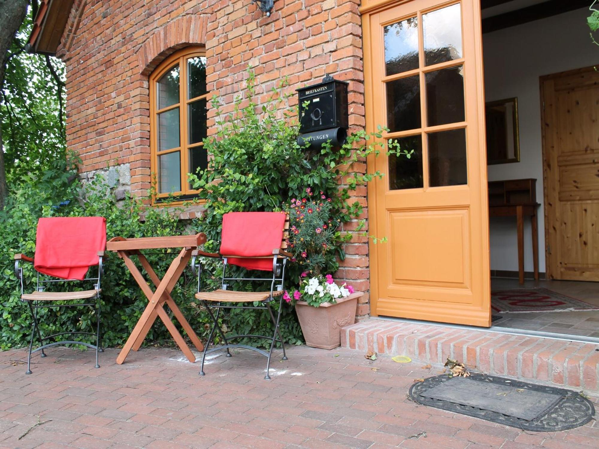 Mansion In Gressow With Terrace Garden Bbq Pond Bicycles Villa Bagian luar foto